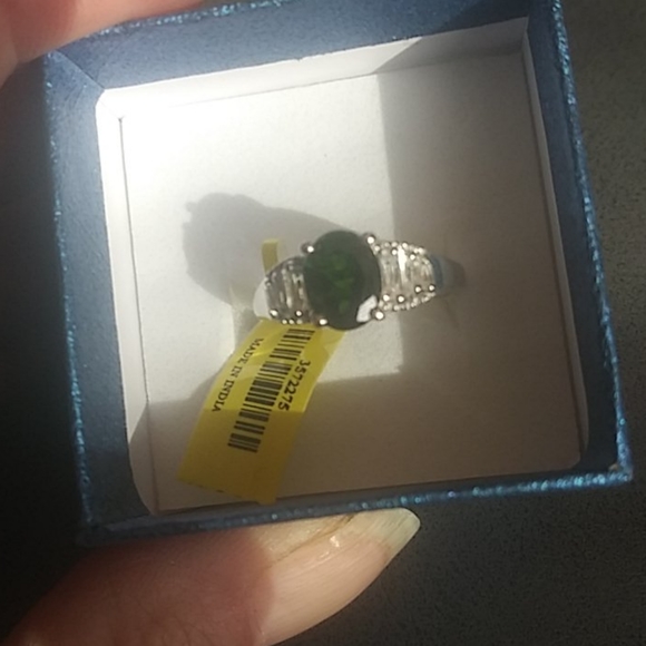 Ring - Picture 1 of 8